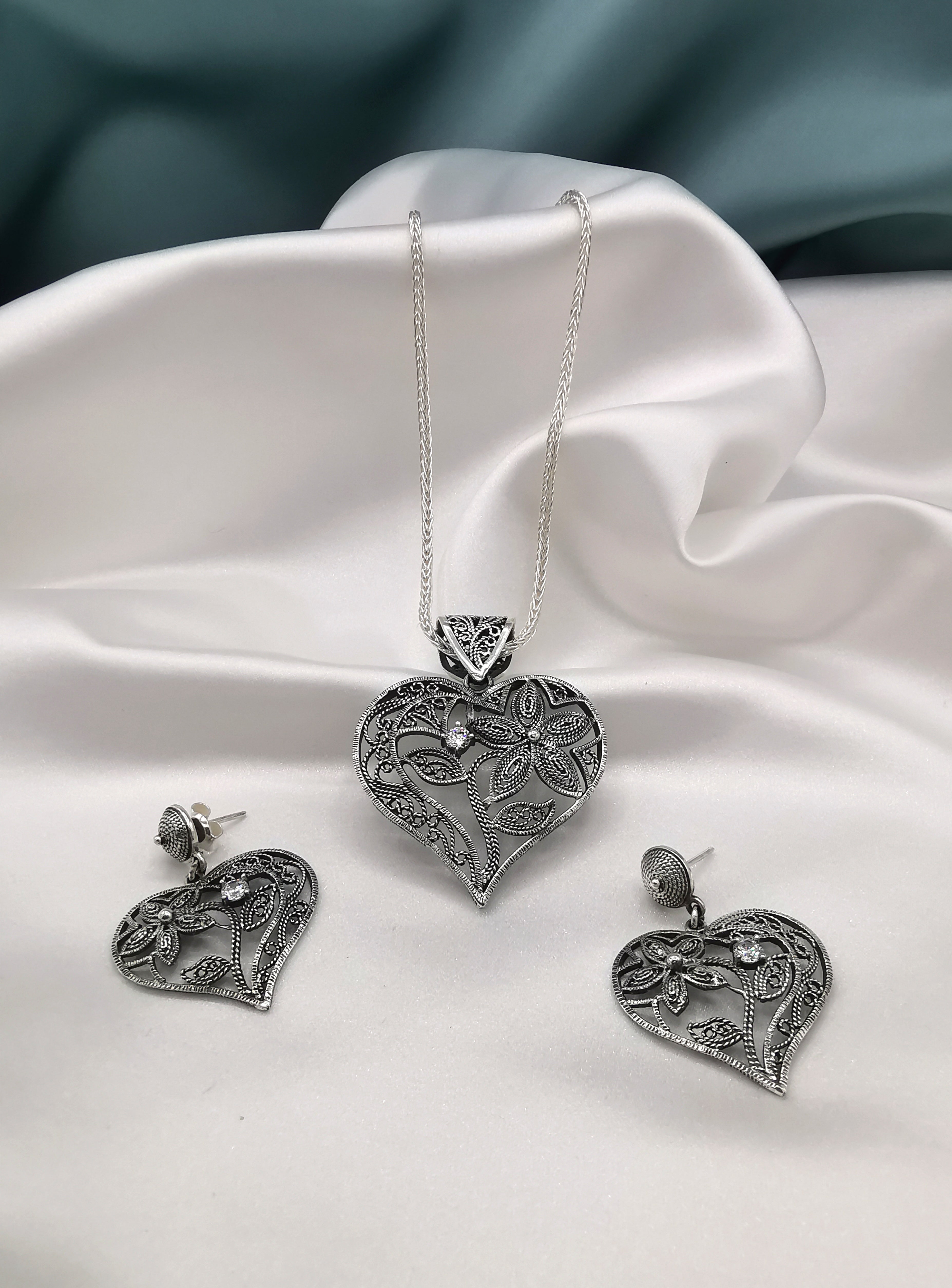Juego de corazon en filigrana y piedra zirconia(031300-099)