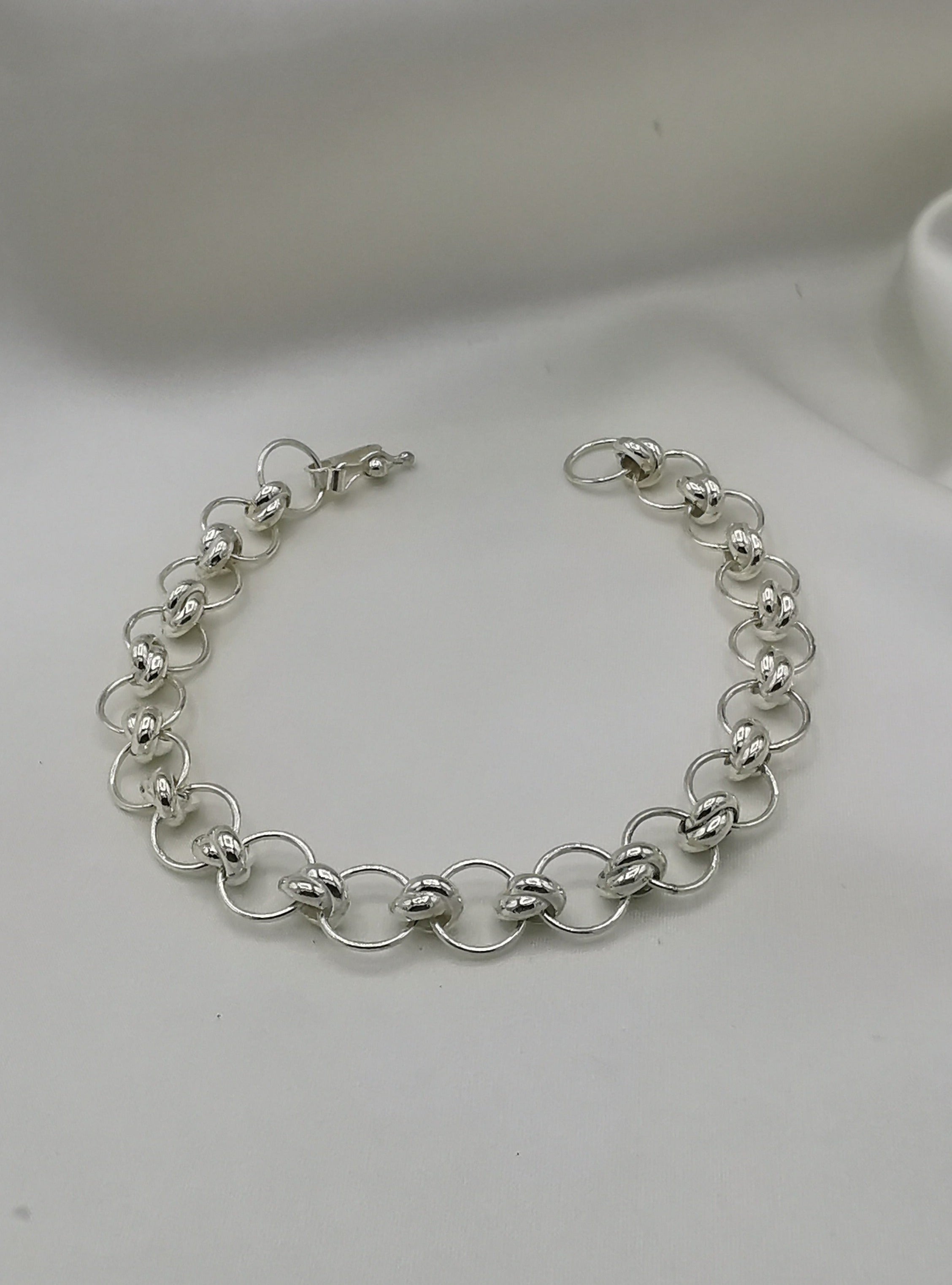 (06475-006) Pulsera de plata diseño de Aros