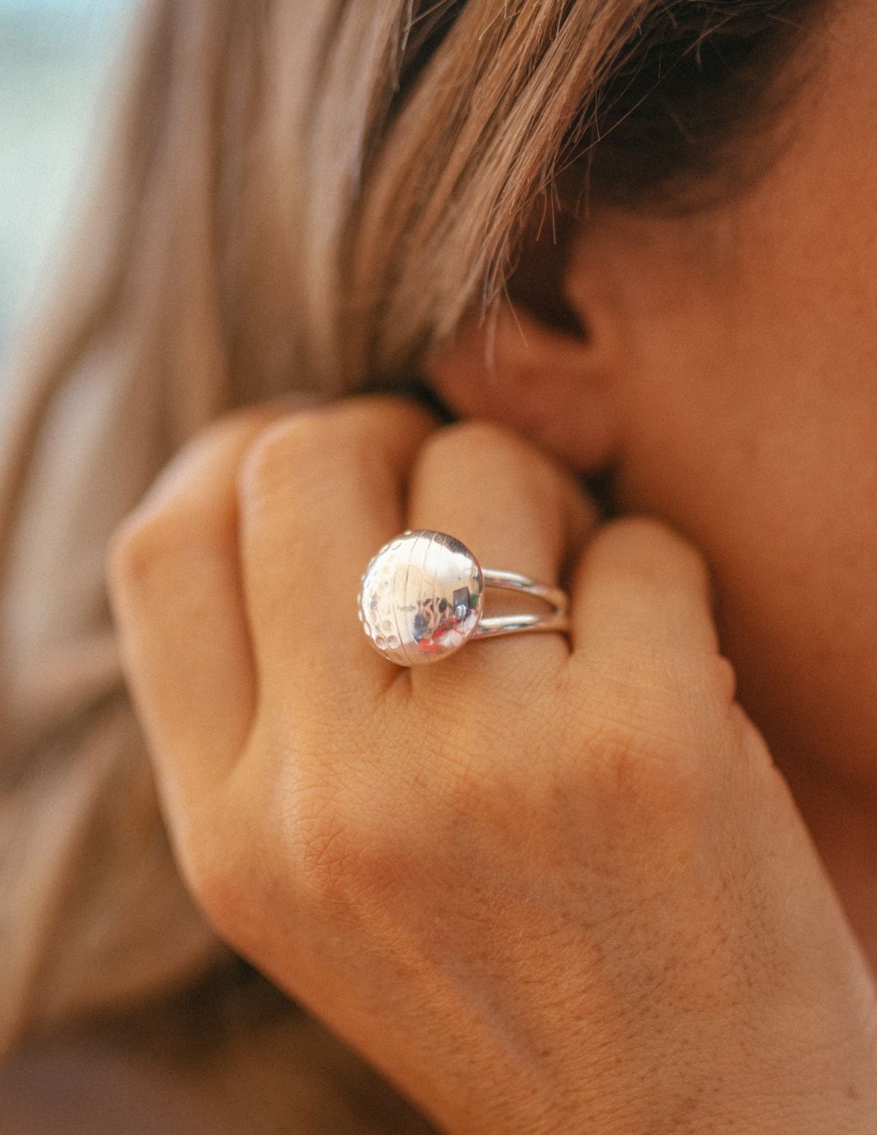 Anillo diseño bola martillada (01400-882)