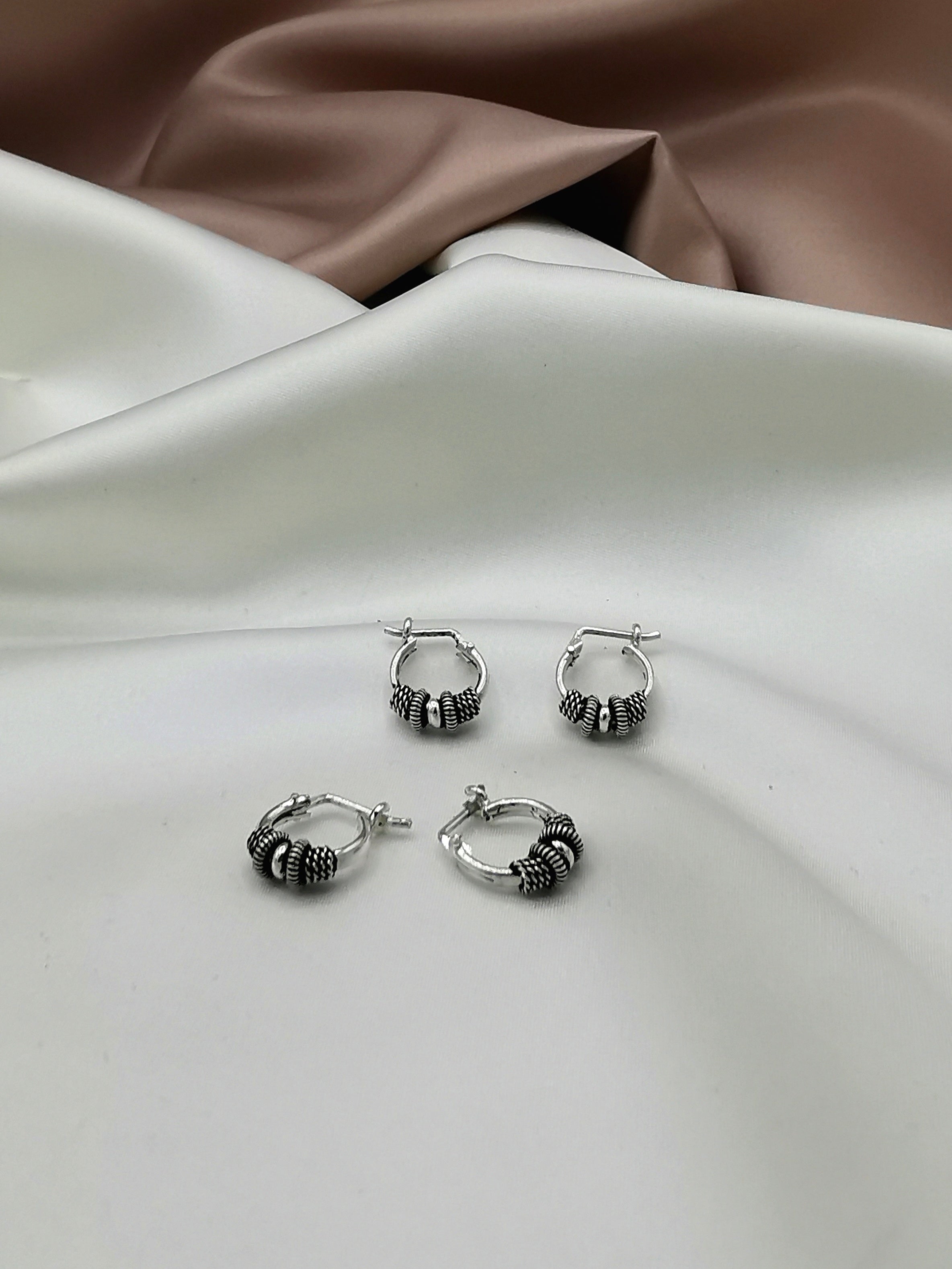 Argollas pequeñas plata envejecida (10125-063)