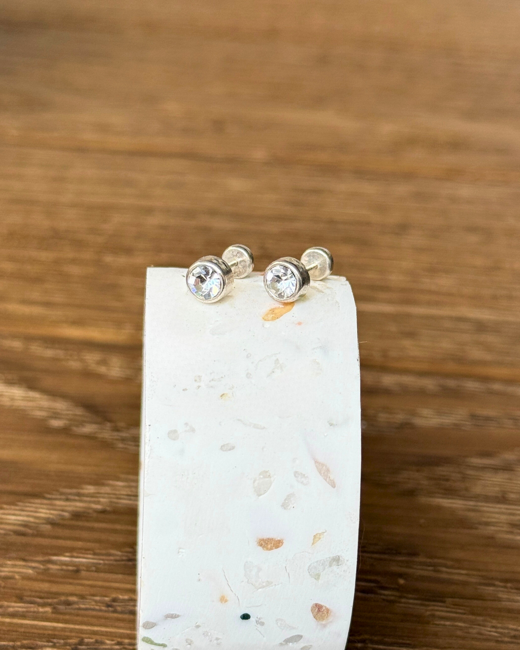 Aretes de zirconia blanca