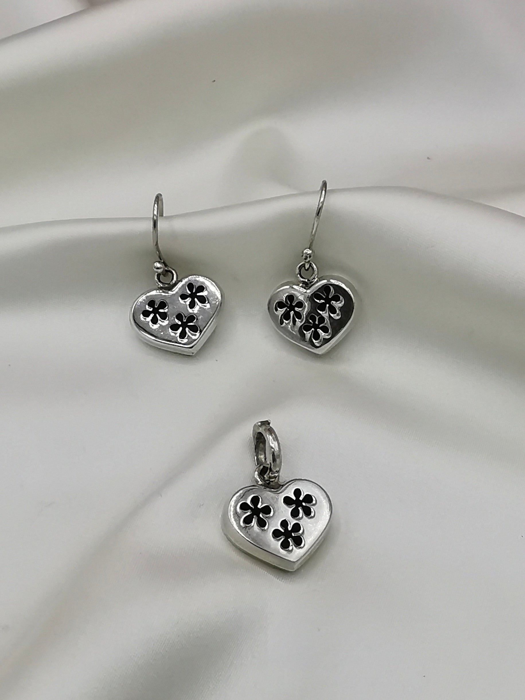 Juego de corazón con flores plata brillante (03450-024)
