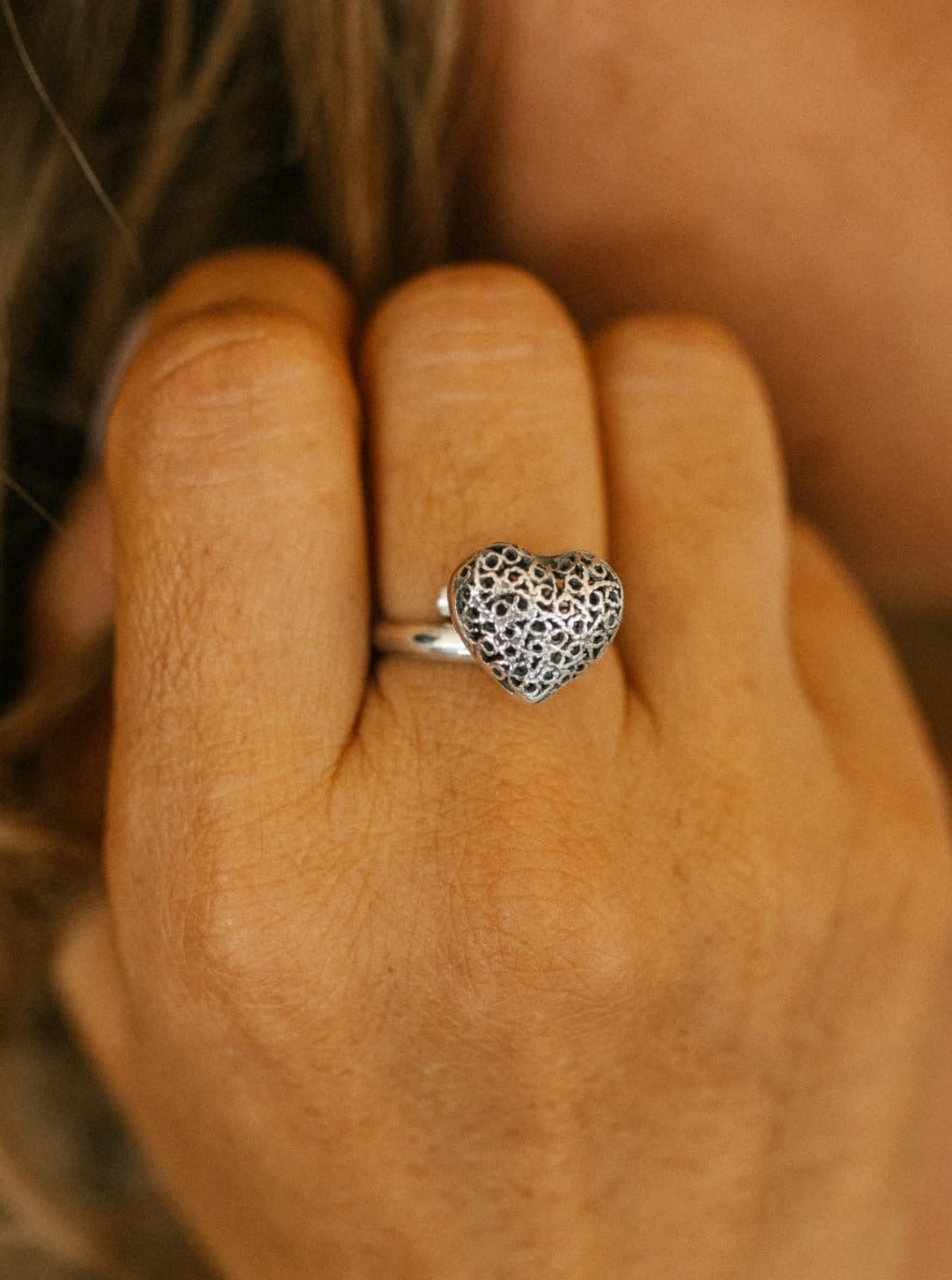 (01475-016) Anillo de Corazón filigrana