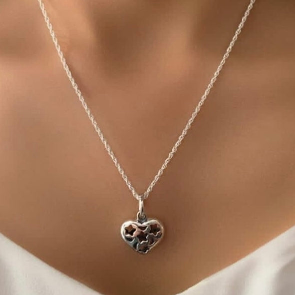 Dije de corazón encajonado con diseño (04200-001)