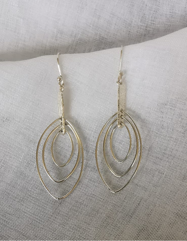 (15300-048) Arete de plata