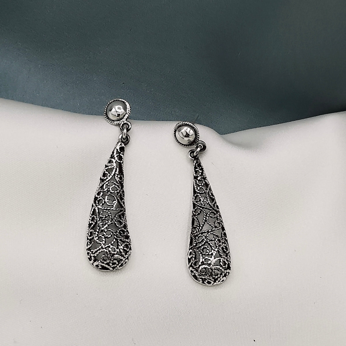 Aretes de plata quemada (15325-058)