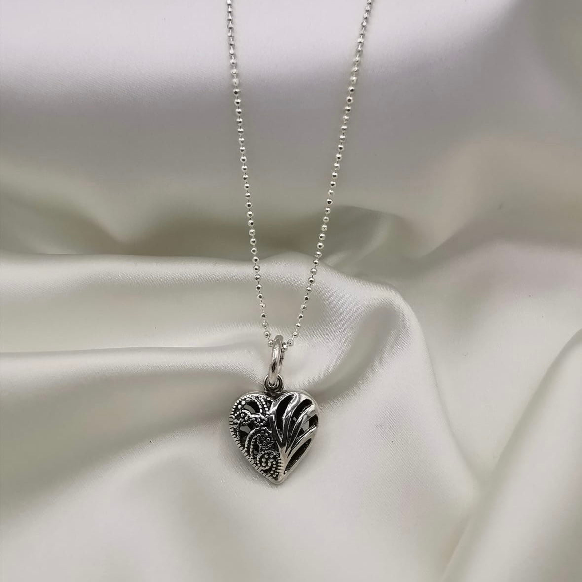 Dije de corazón con diseño (04225-047)
