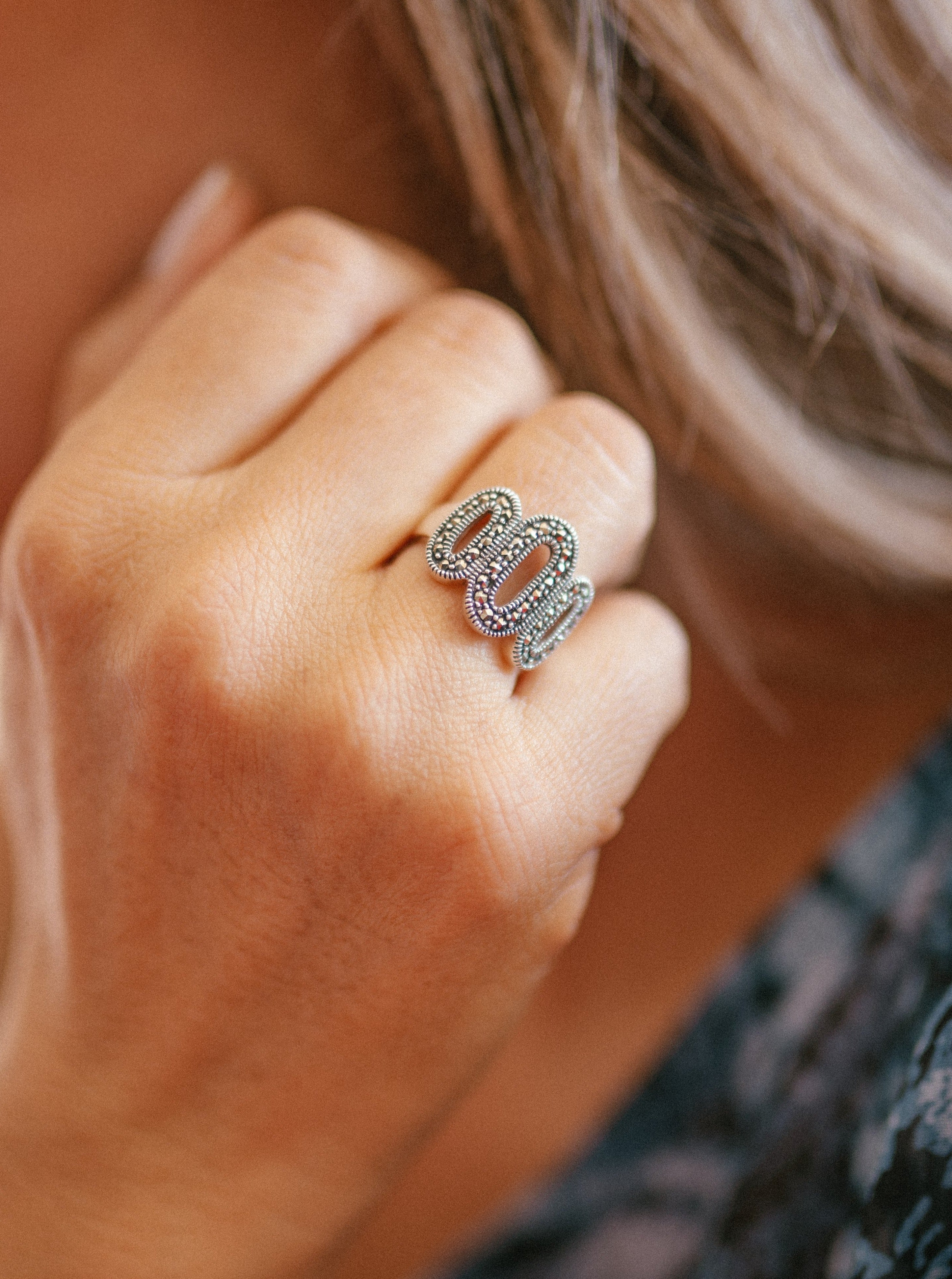 (09425-161) Anillo de zirconia y acerina