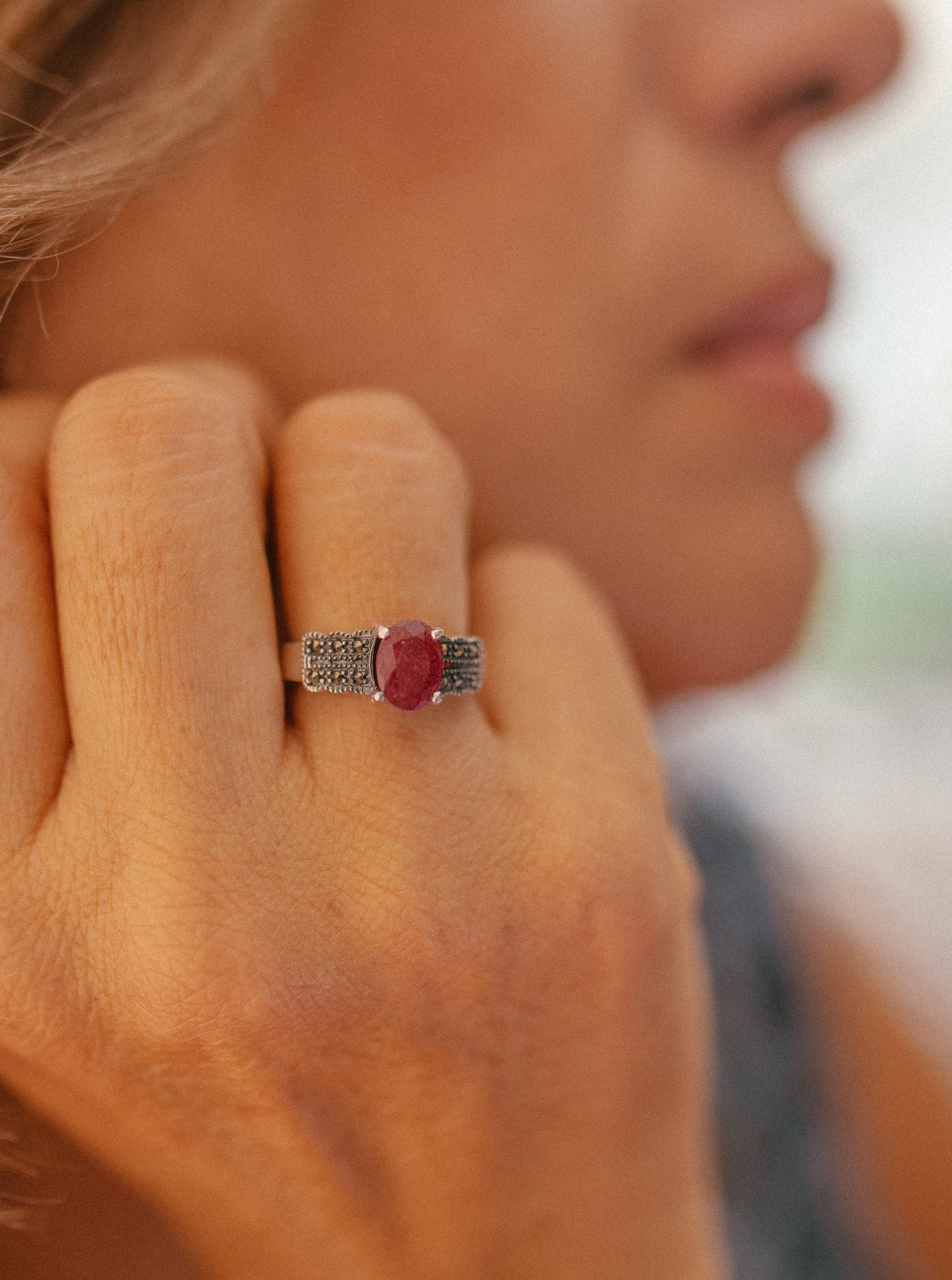 (09525-158) Anillo de zirconia y acerina