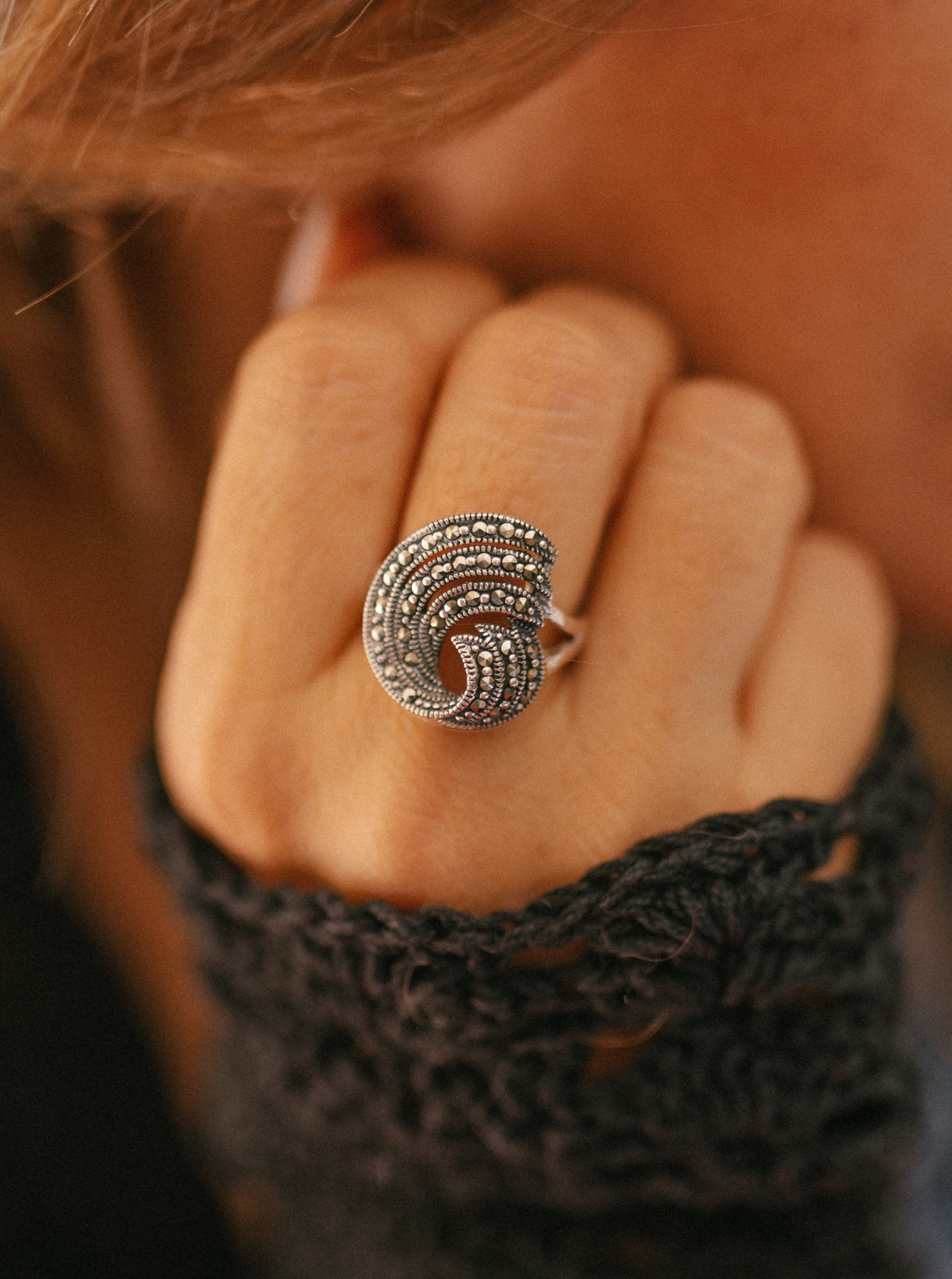 (09475-903) Anillo de zirconia y acerina