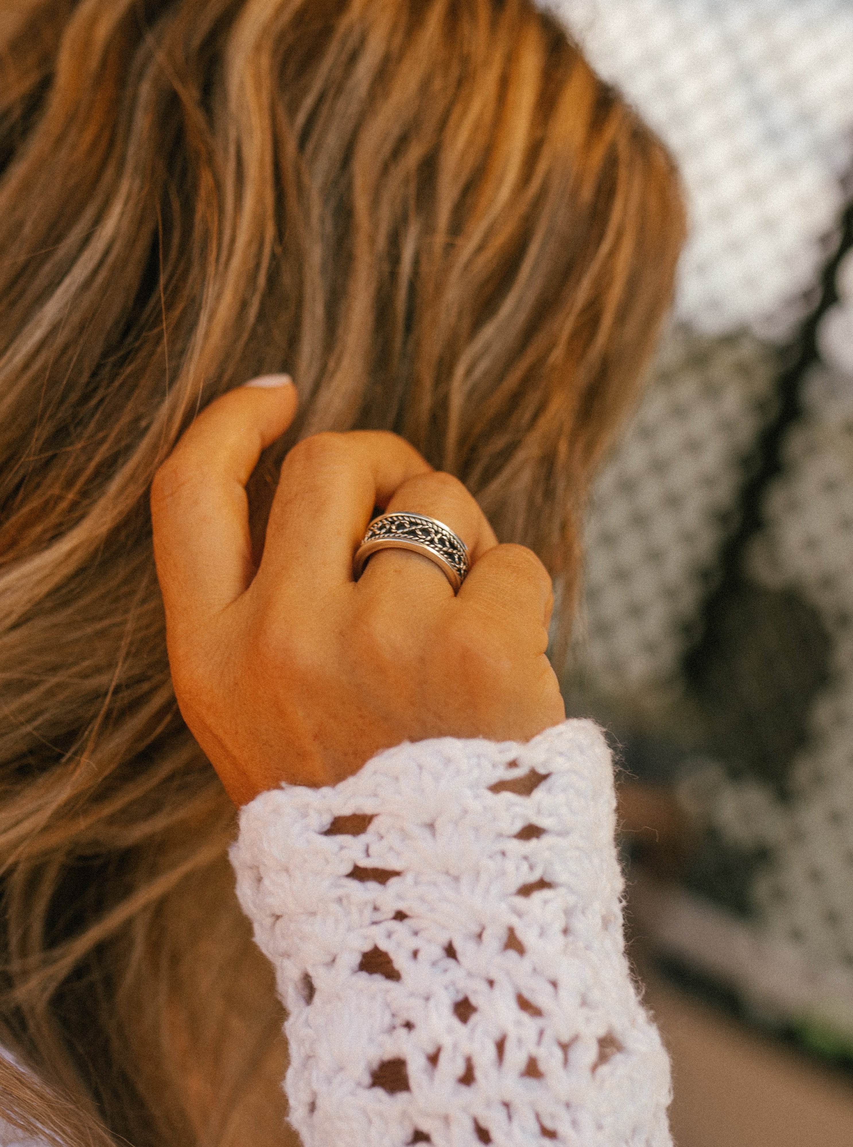 Anillo infinito delgado plata envejecida (01525-106)