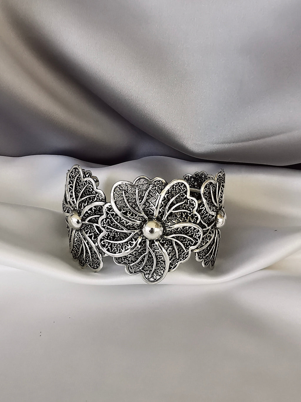 Pulsera aro de flores plata envejecida (051525-005)