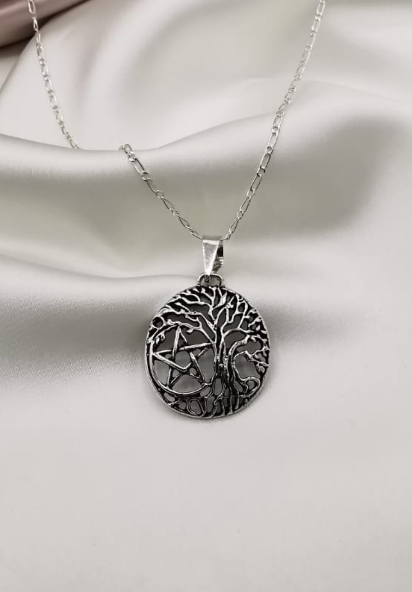 Dije de plata envejecida diseño de árbol y estrella (04400-076)