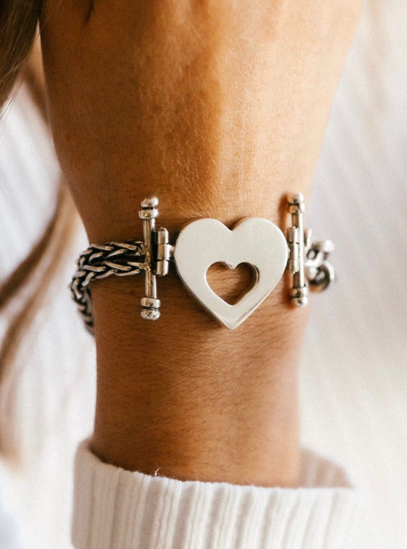 (171675-003)Pulseras de plata envejecida diseño corazón