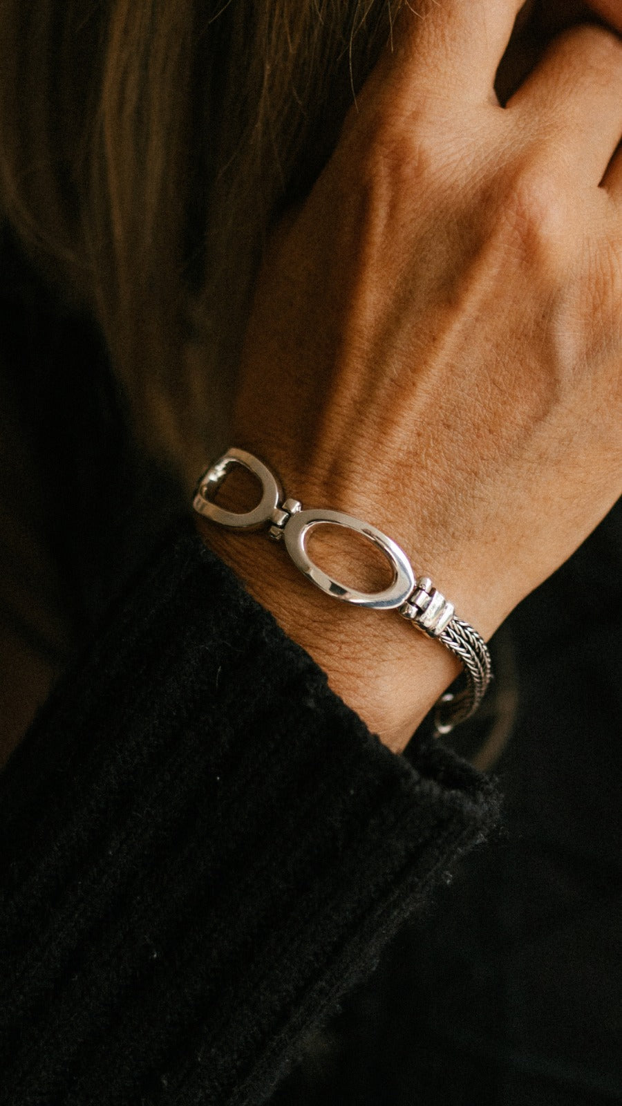 Pulsera de plata envejecida con plata brillante (17450-058)