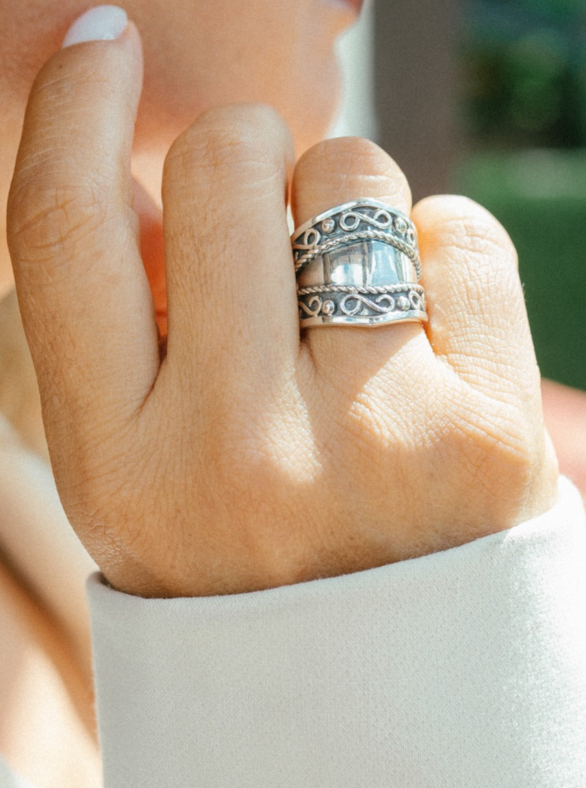 Anillo de plata  envejecido  diseño infinitos (01325-376)