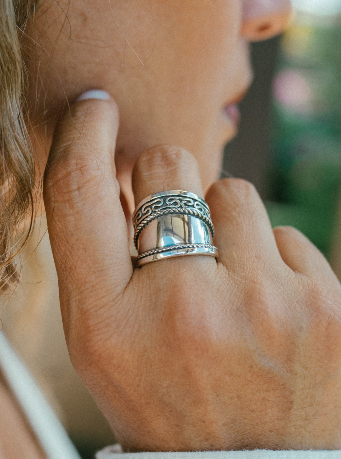 Anillo de plata y diseño envejecido (01325-382)