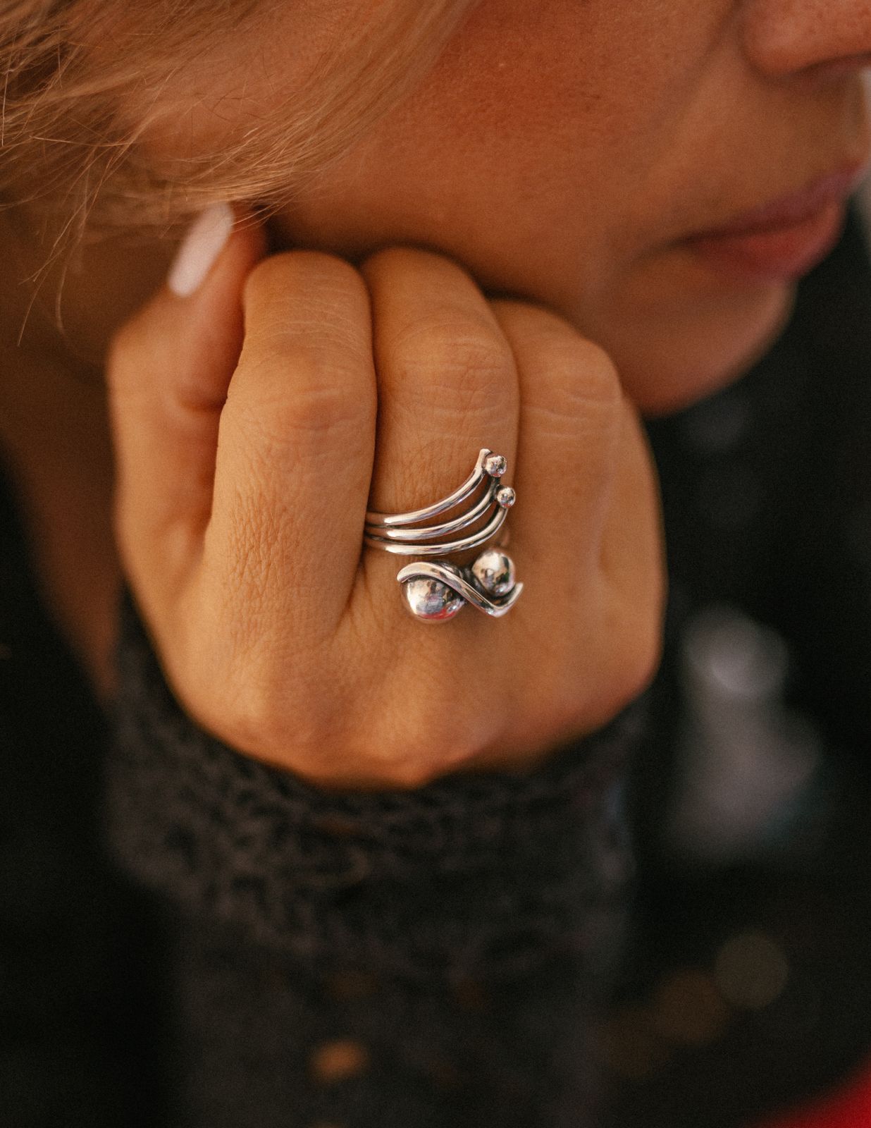 Anillo de plata diseño de bandas con bolas (01400-490)
