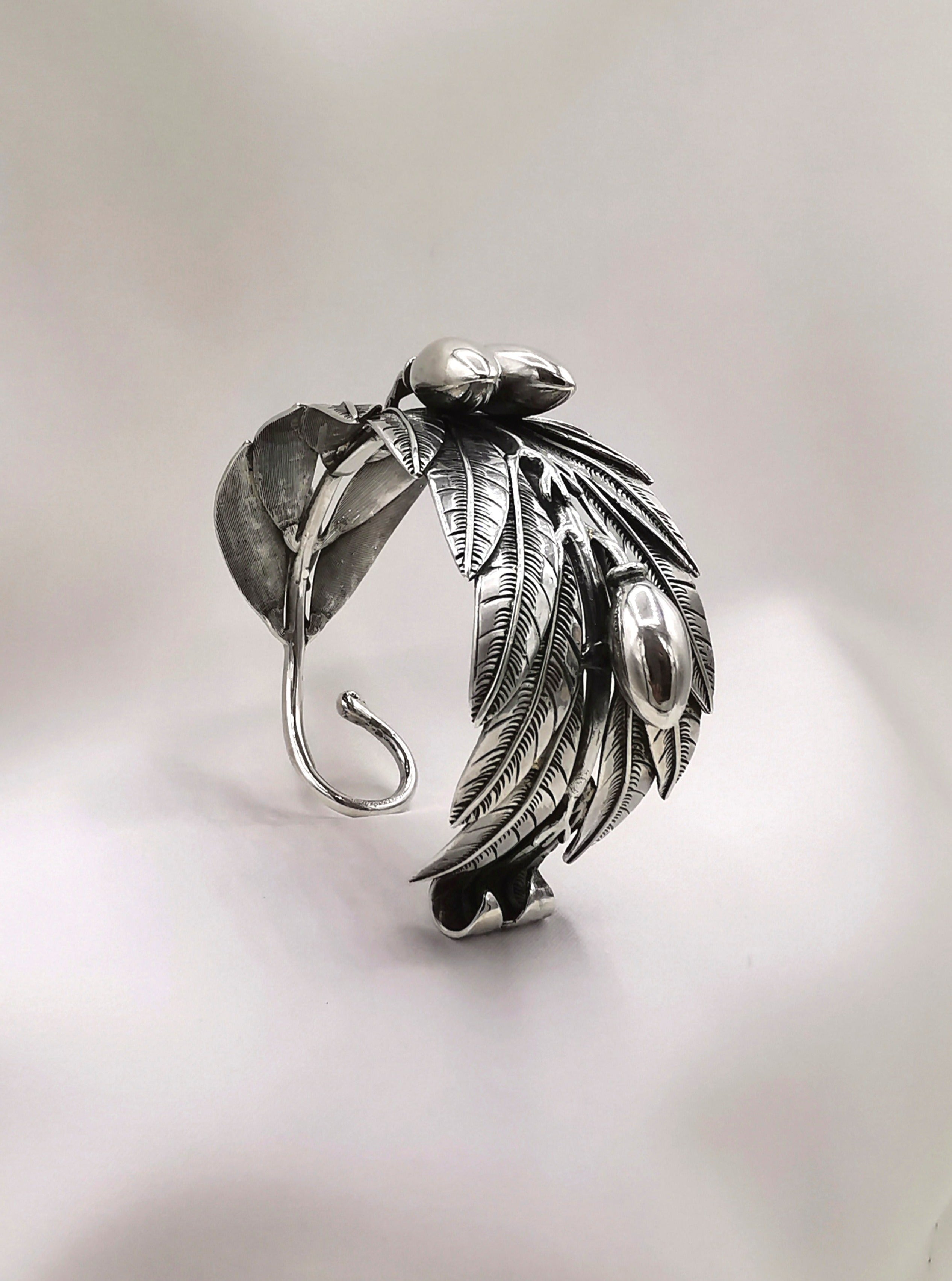 (17020-208) Pulsera diseño de hojas en plata envejecida