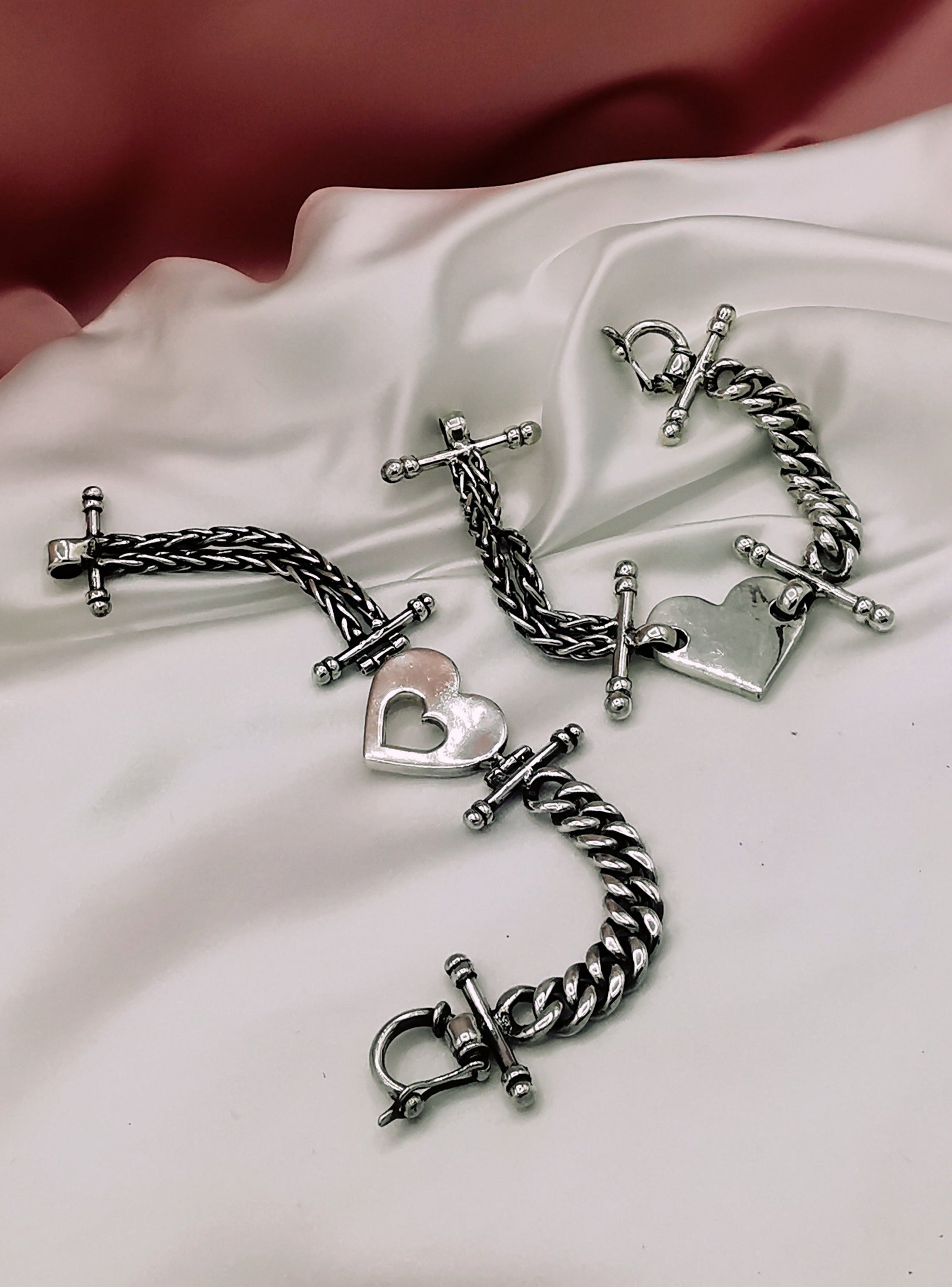 (171675-003)Pulseras de plata envejecida diseño corazón