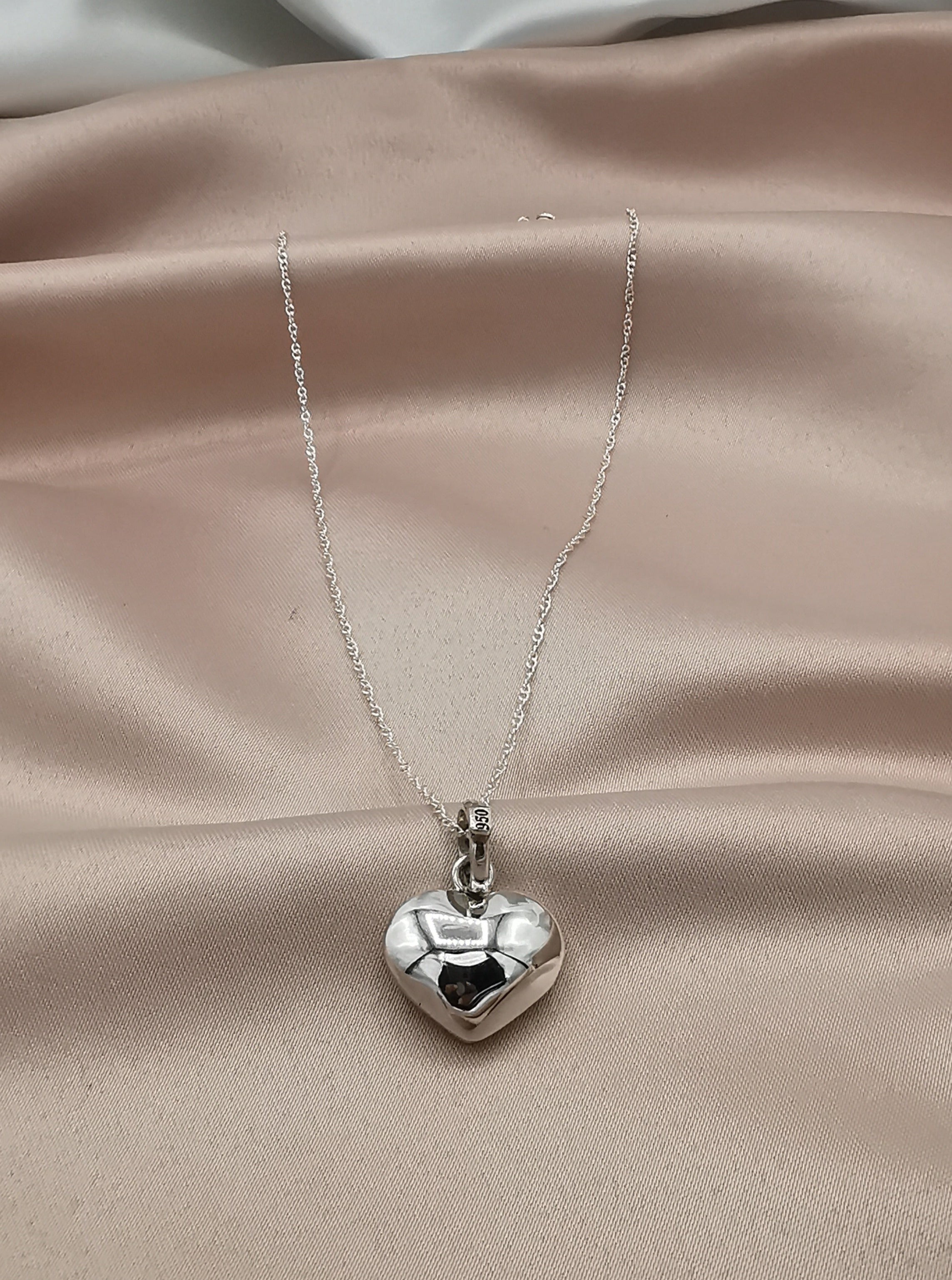 (04250-810) Dije de corazón englobado