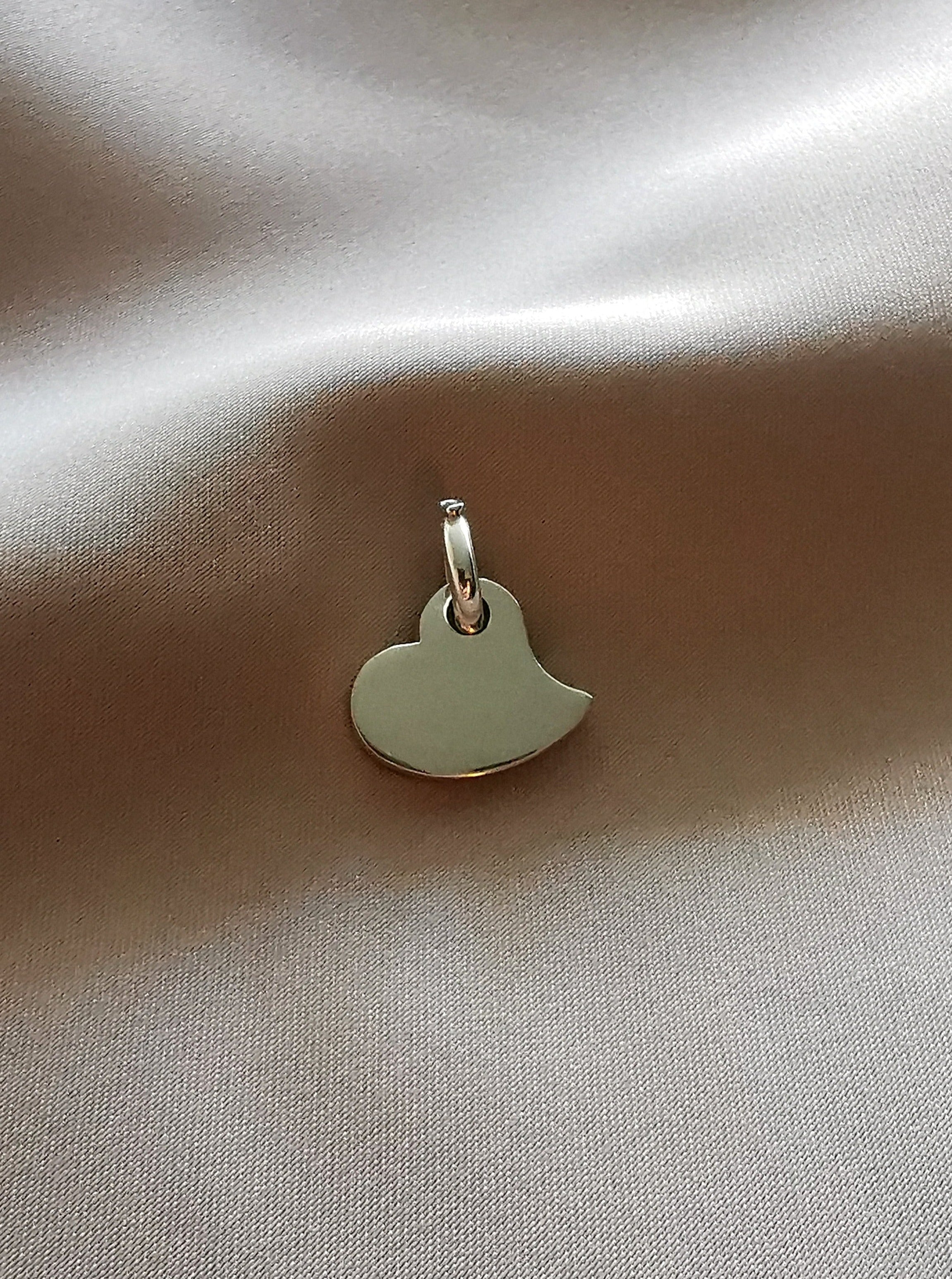 (04150-124) Dije de corazón inclinado