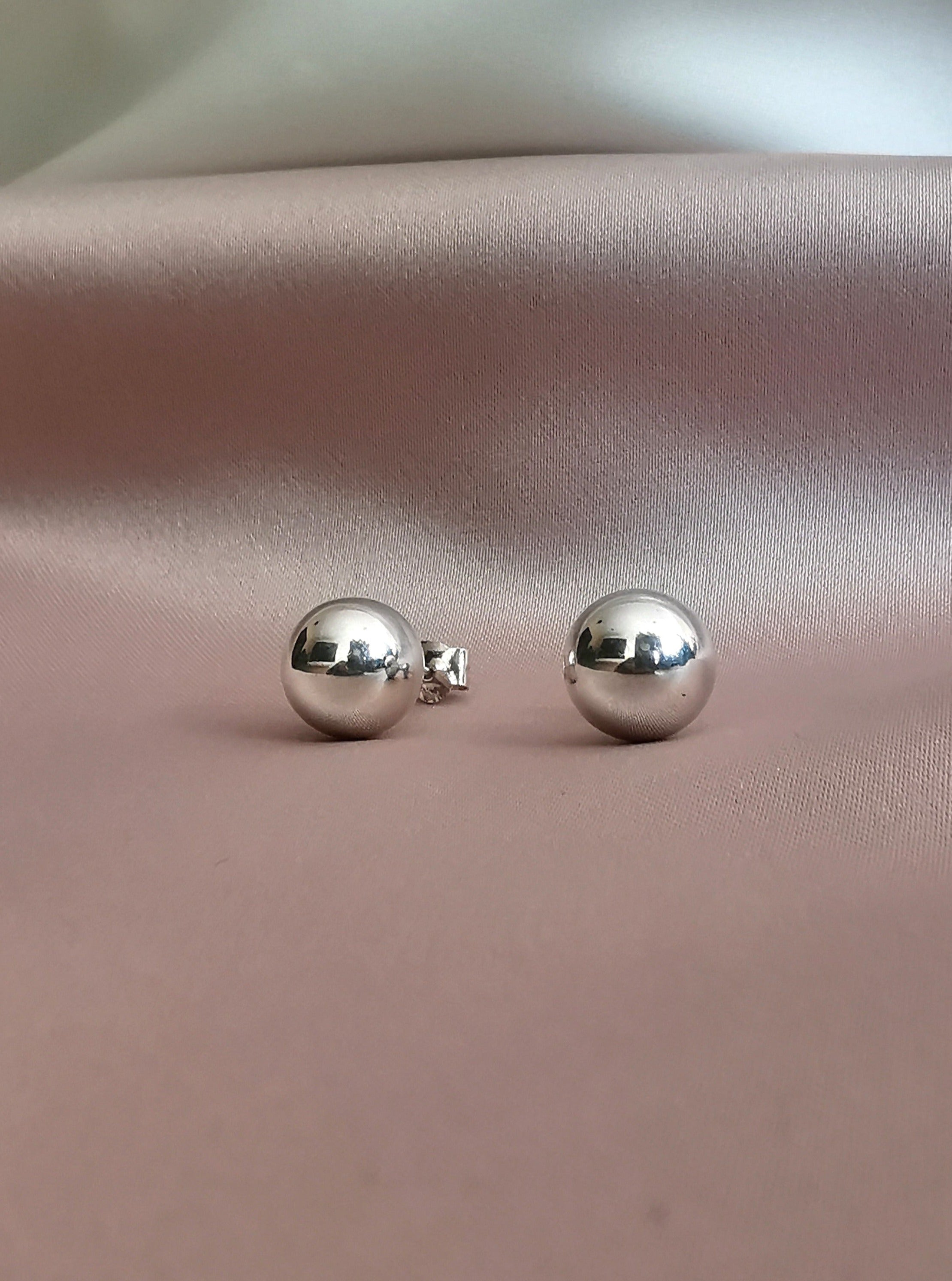 Arete de bola plata brillante (02175-076)