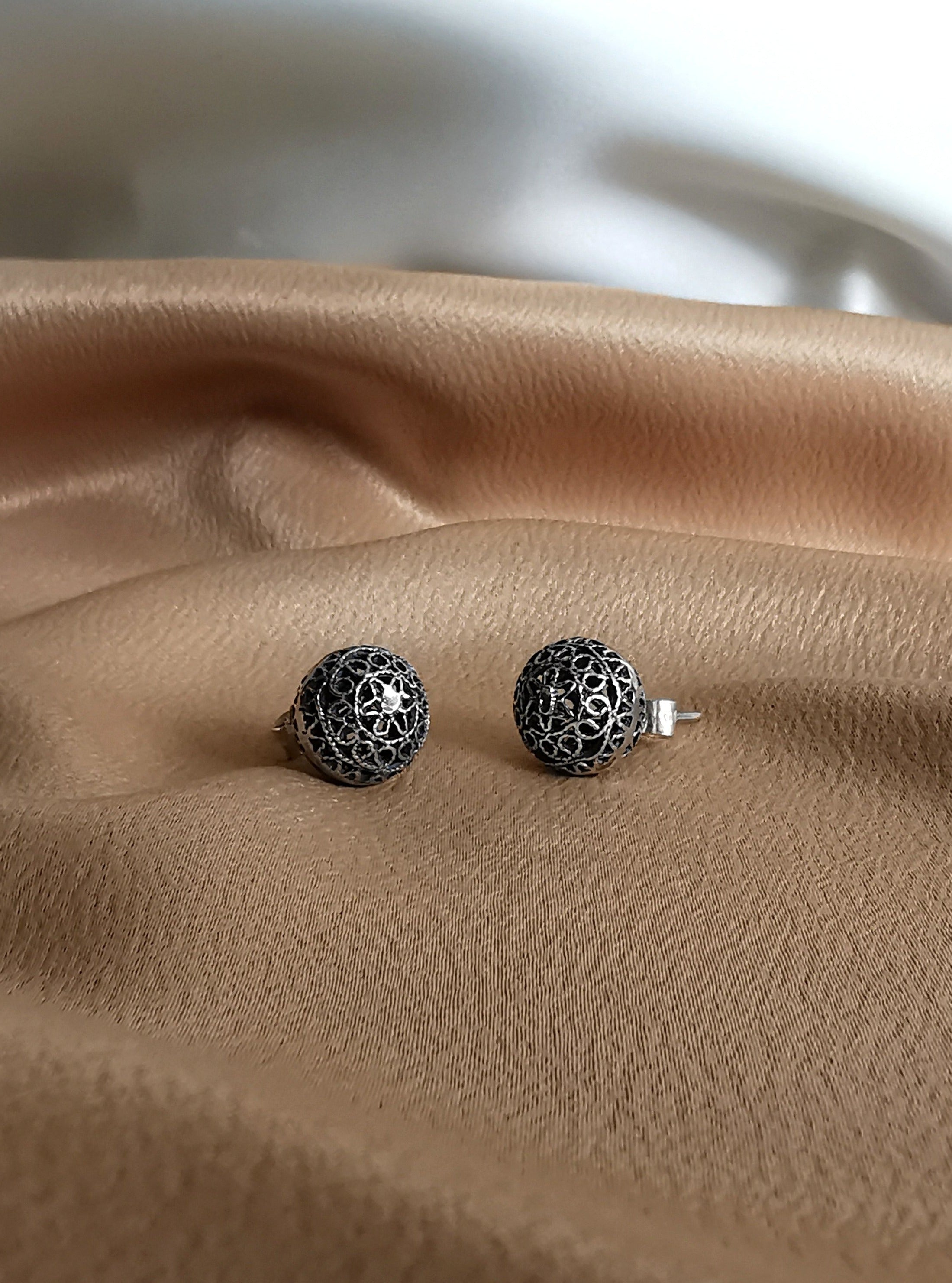 Arete de bola plata quemada (02275-066)