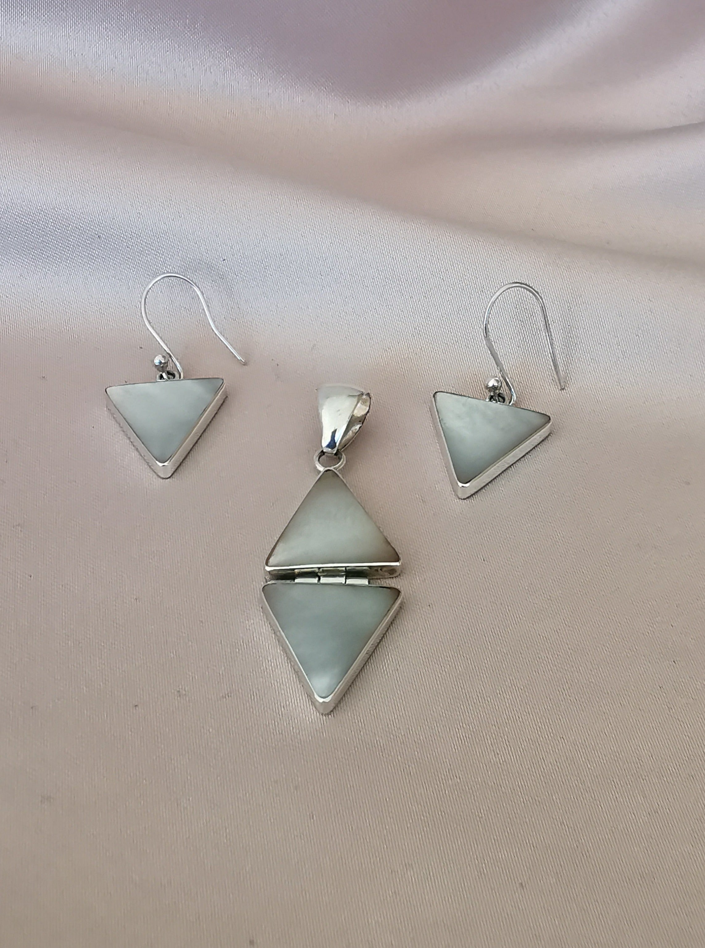 Juego de triangulo de concha nácar blanca (03450-122)