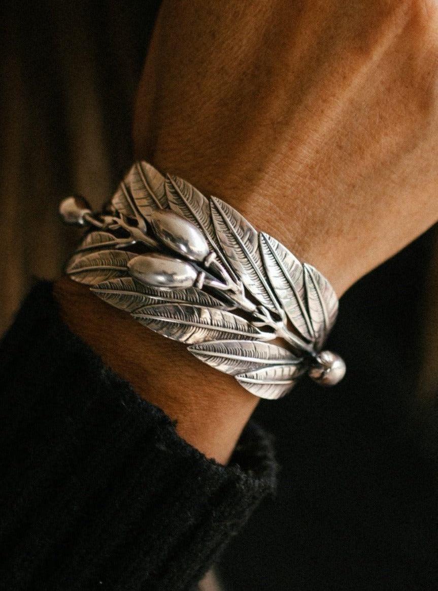 (17020-208) Pulsera diseño de hojas en plata envejecida