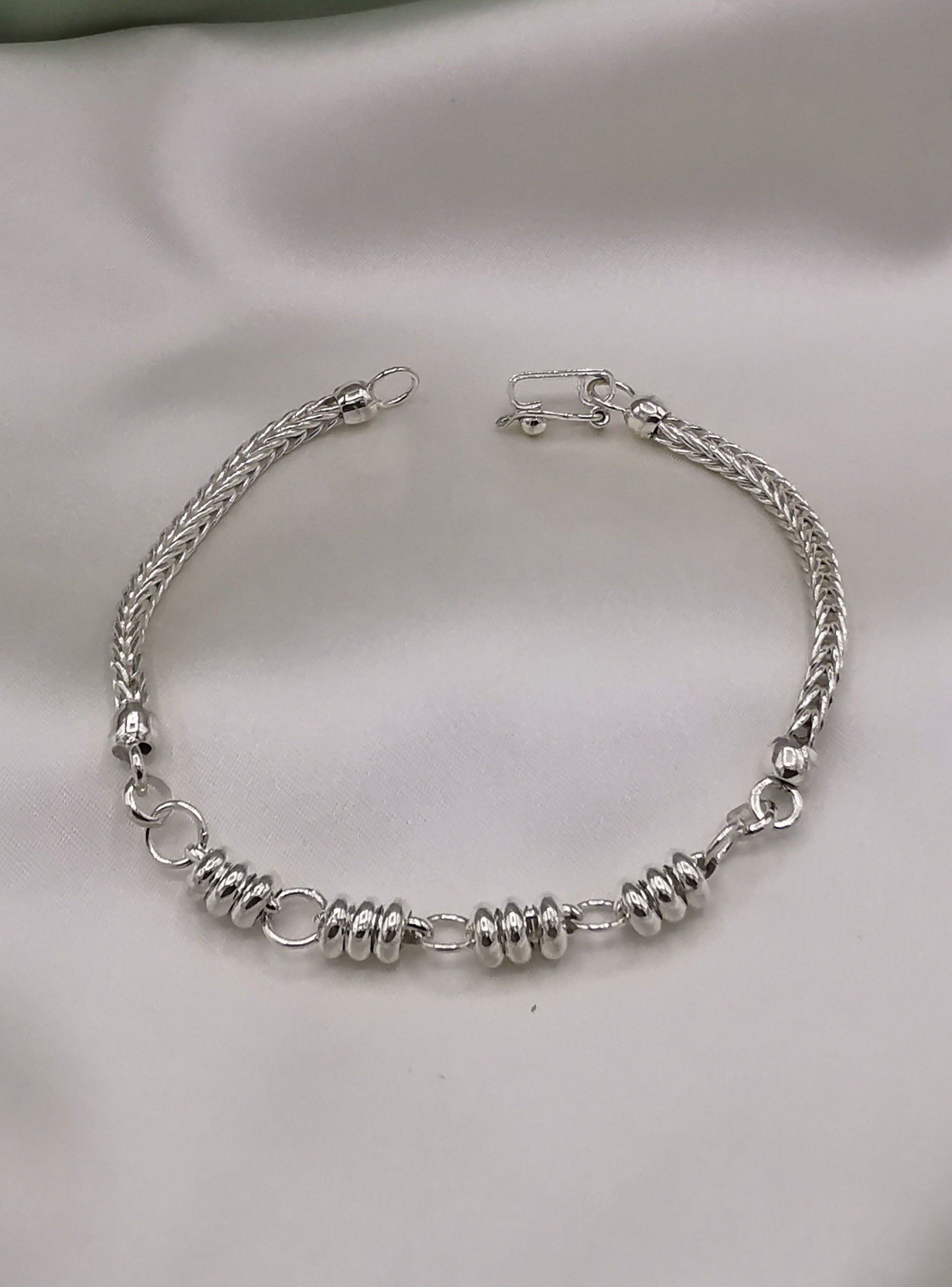 (06350-011) Pulsera lazo espiga con nudos