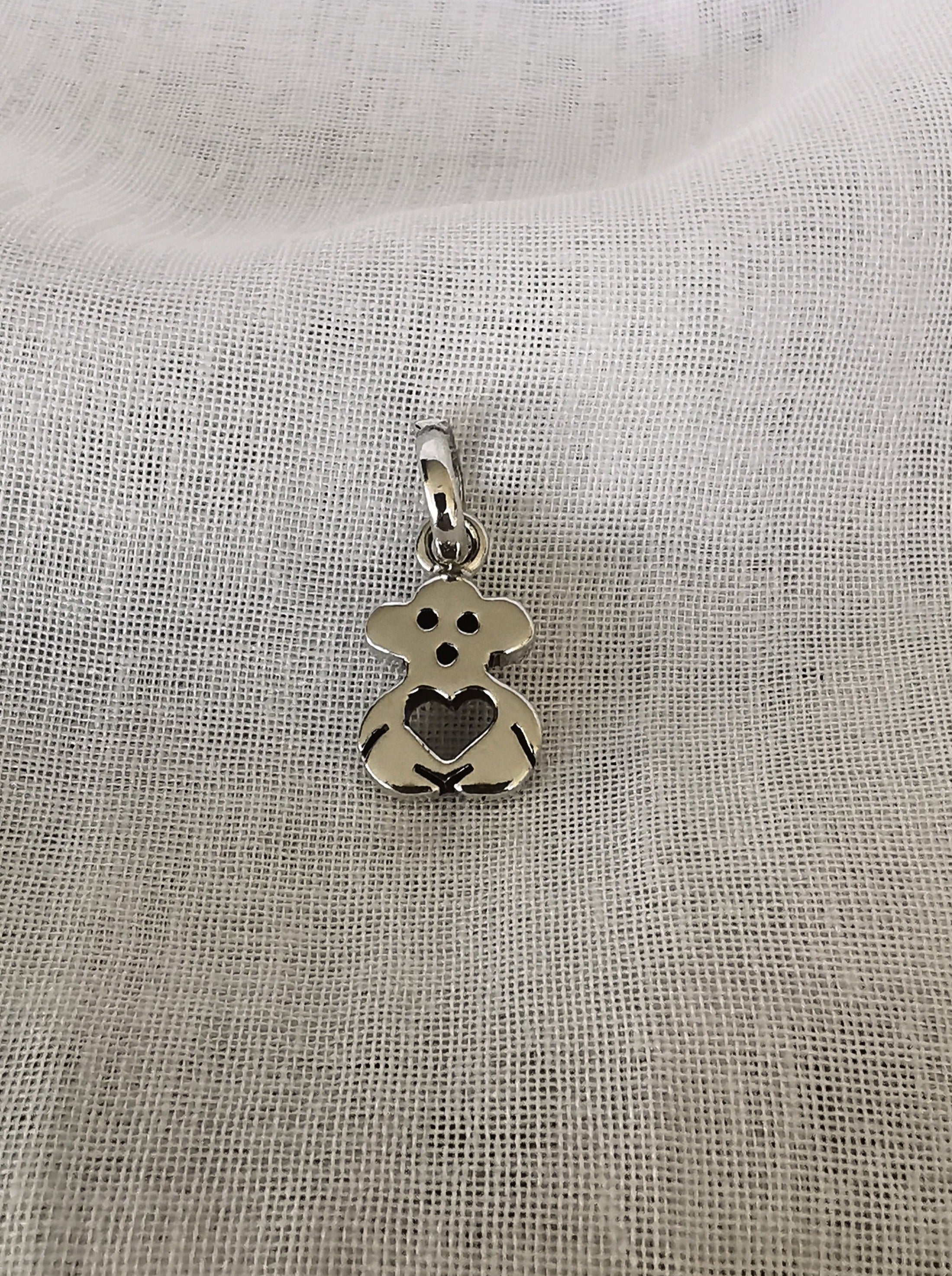 (04200-198) Dije de oso diseño con corazón