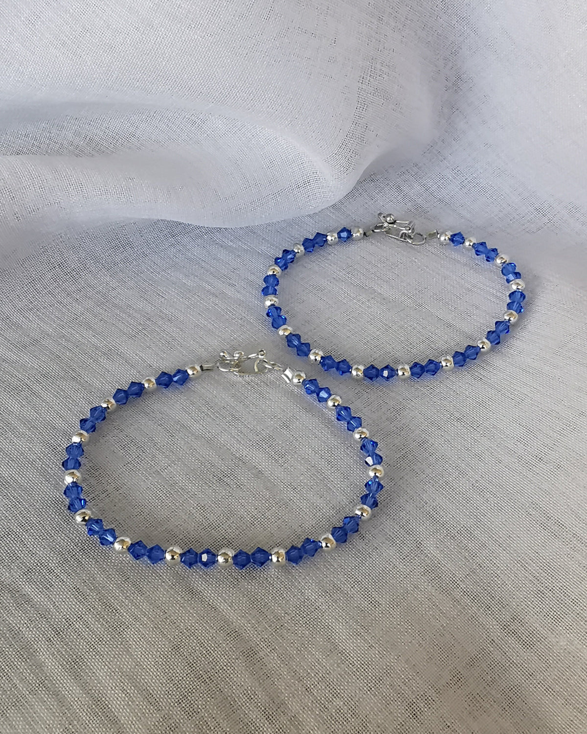 (06300-5.2) Pulsera Delgada con Piedra