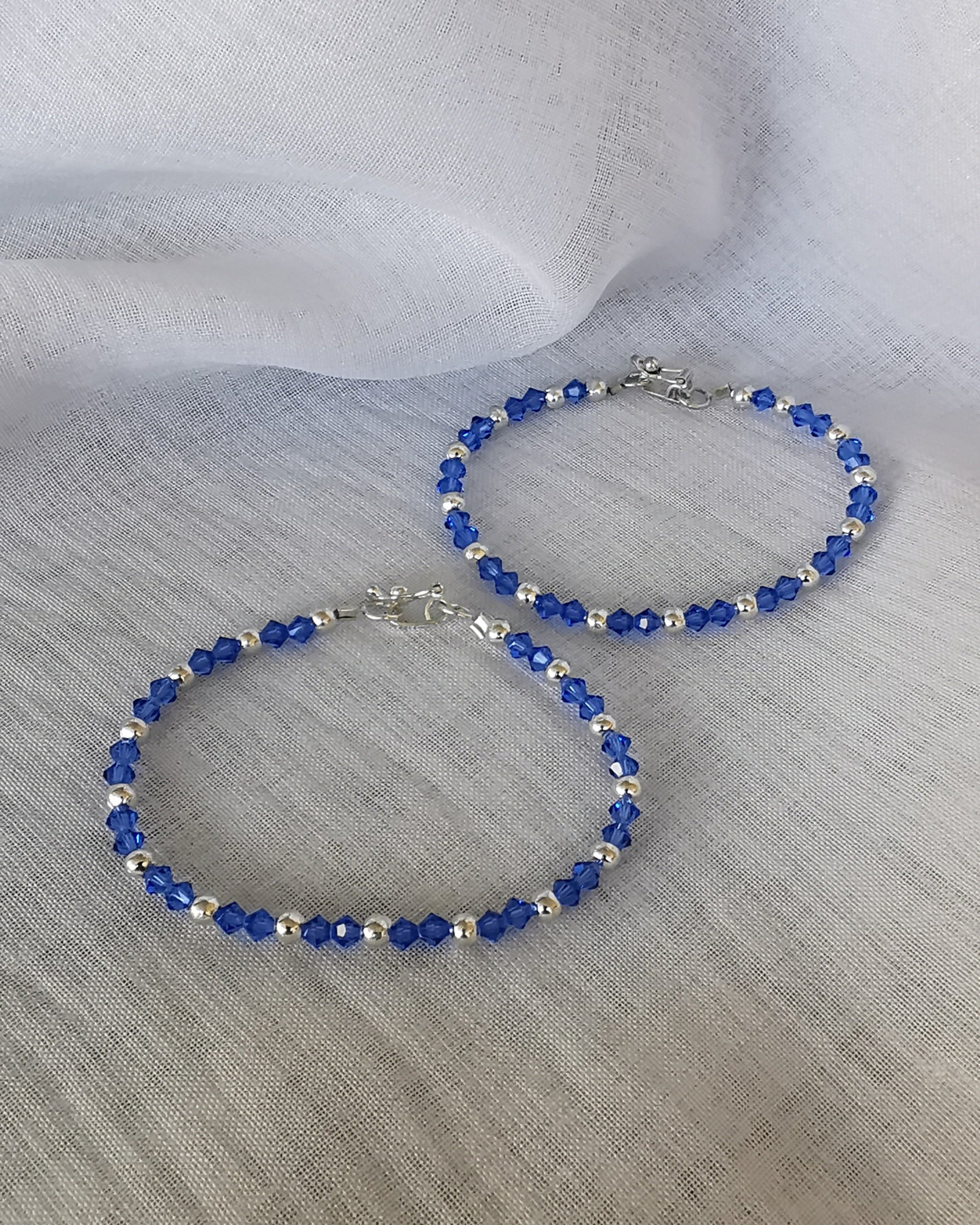 (06300-5.2) Pulsera Delgada con Piedra