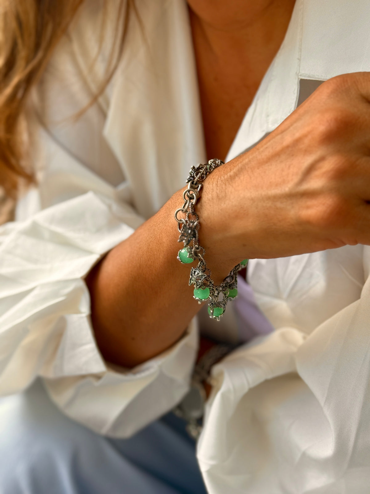 (171450-23.6) Pulsera Mariposas con Piedra Ágata Verde