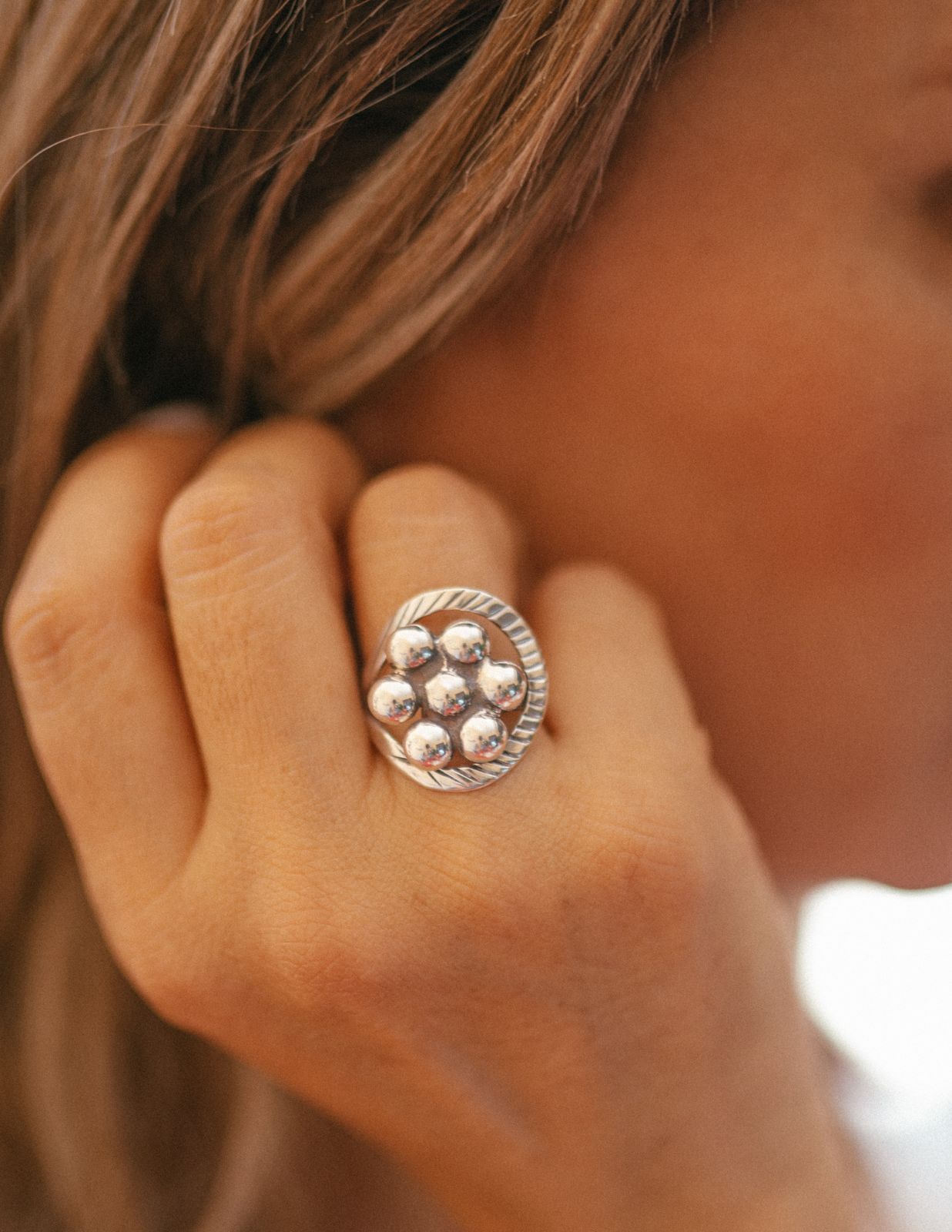 Anillo de plata  diseño flor (01275-340)