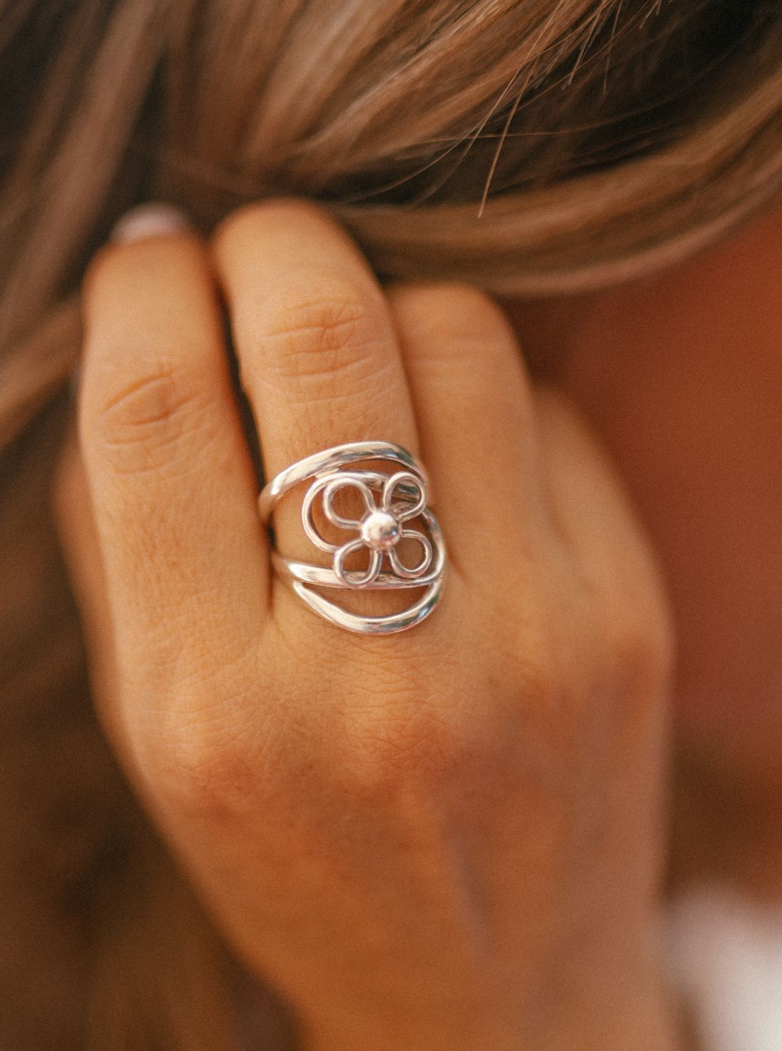 Anillo de plata diseño de flor (01340 -526)