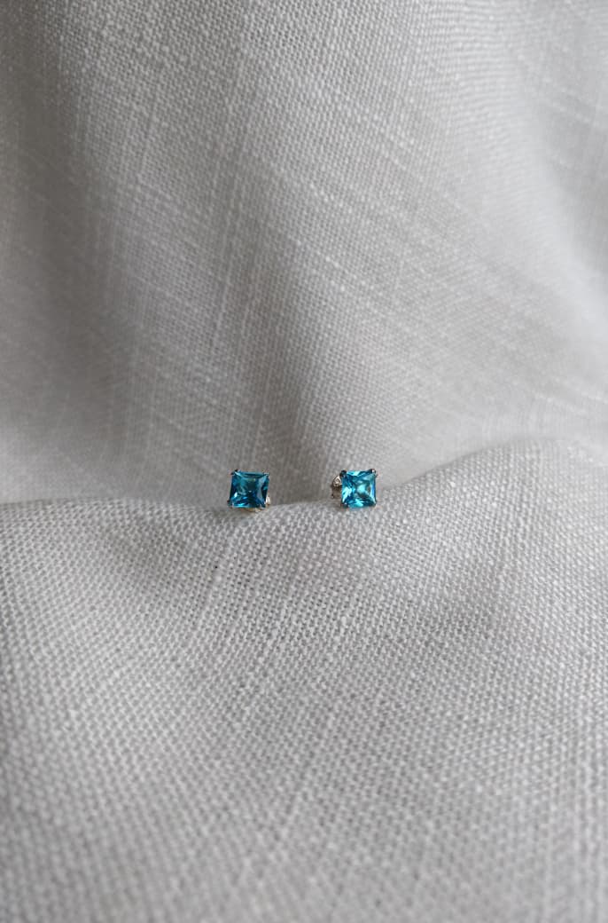 Aretes de zirconia celeste (02175)