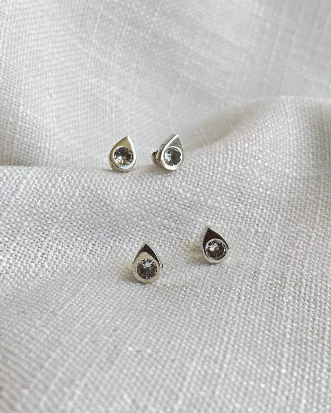 Aretes de gota con zirconia (02200)