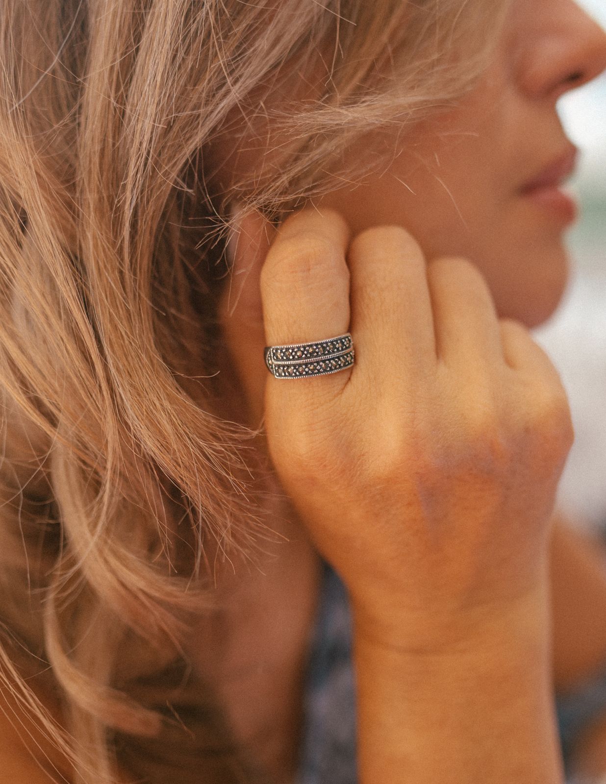 (09375-800)  Anillo de zirconia y acerina