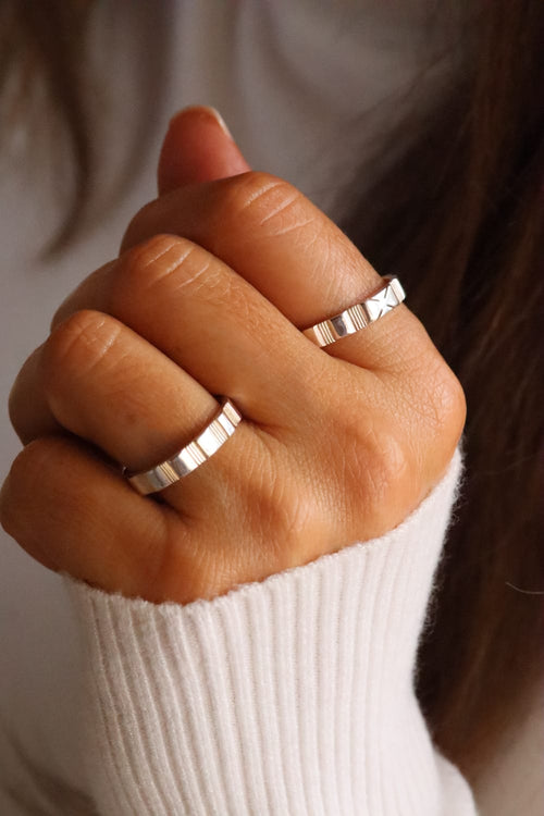 (01175-109) Anillo de Plata